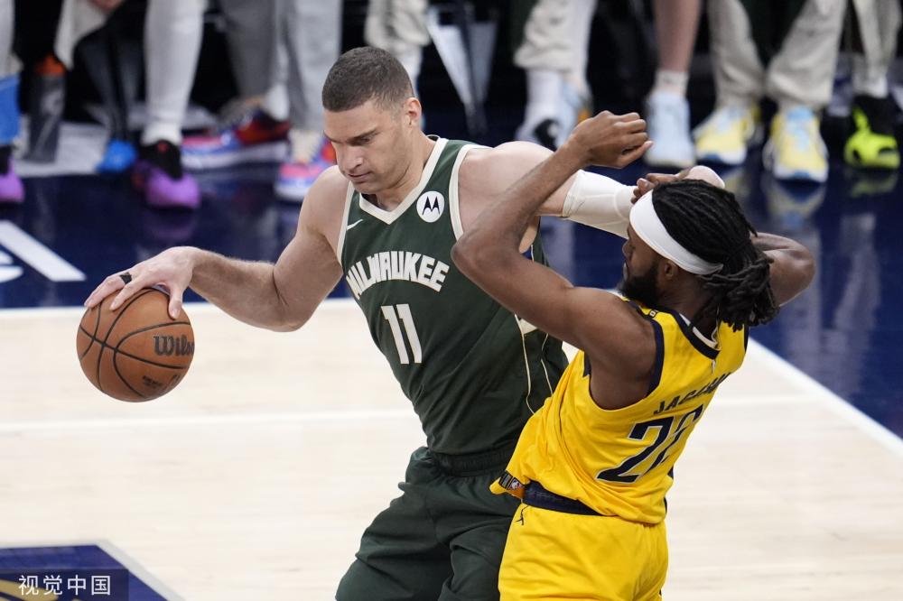 西铁腰凭借 西铁腰凭借